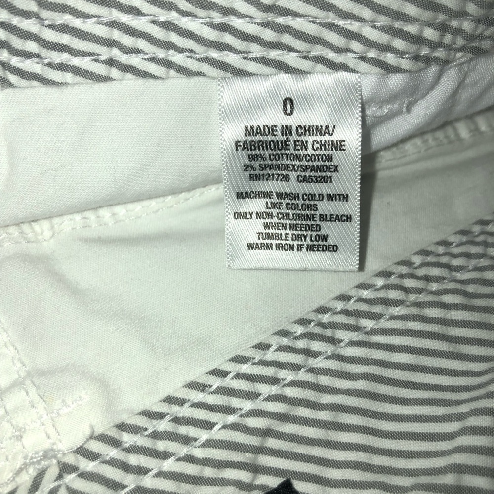 Shorts - Picture 3 of 4